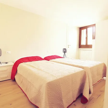 Apartment Ross' House 2 *
