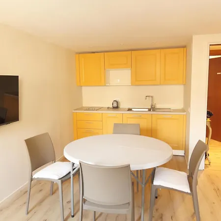 Apartment Ross' House 2 *