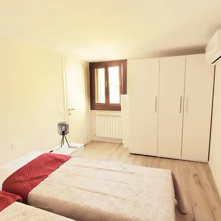 Apartment Ross' House 2 *